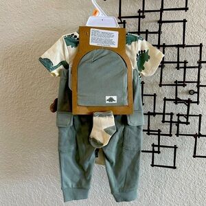 Baby Essentials - Four-piece set - 12 Months - New